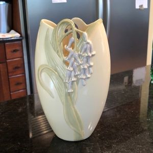 Lenox, Blue Bells Vase, Floral Blossoms Collection.Perfect condition